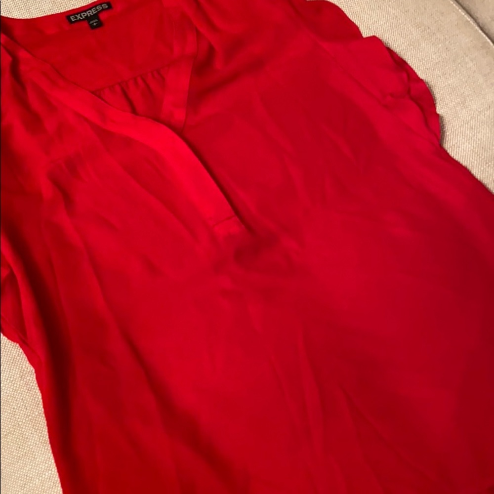 Express Red Top - Picture 4 of 4